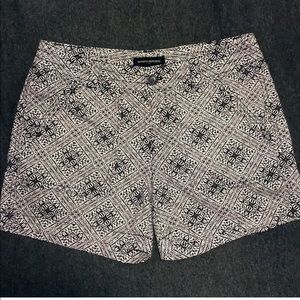 3/$20 Banana Republic Women’s Linen Printed Shorts
